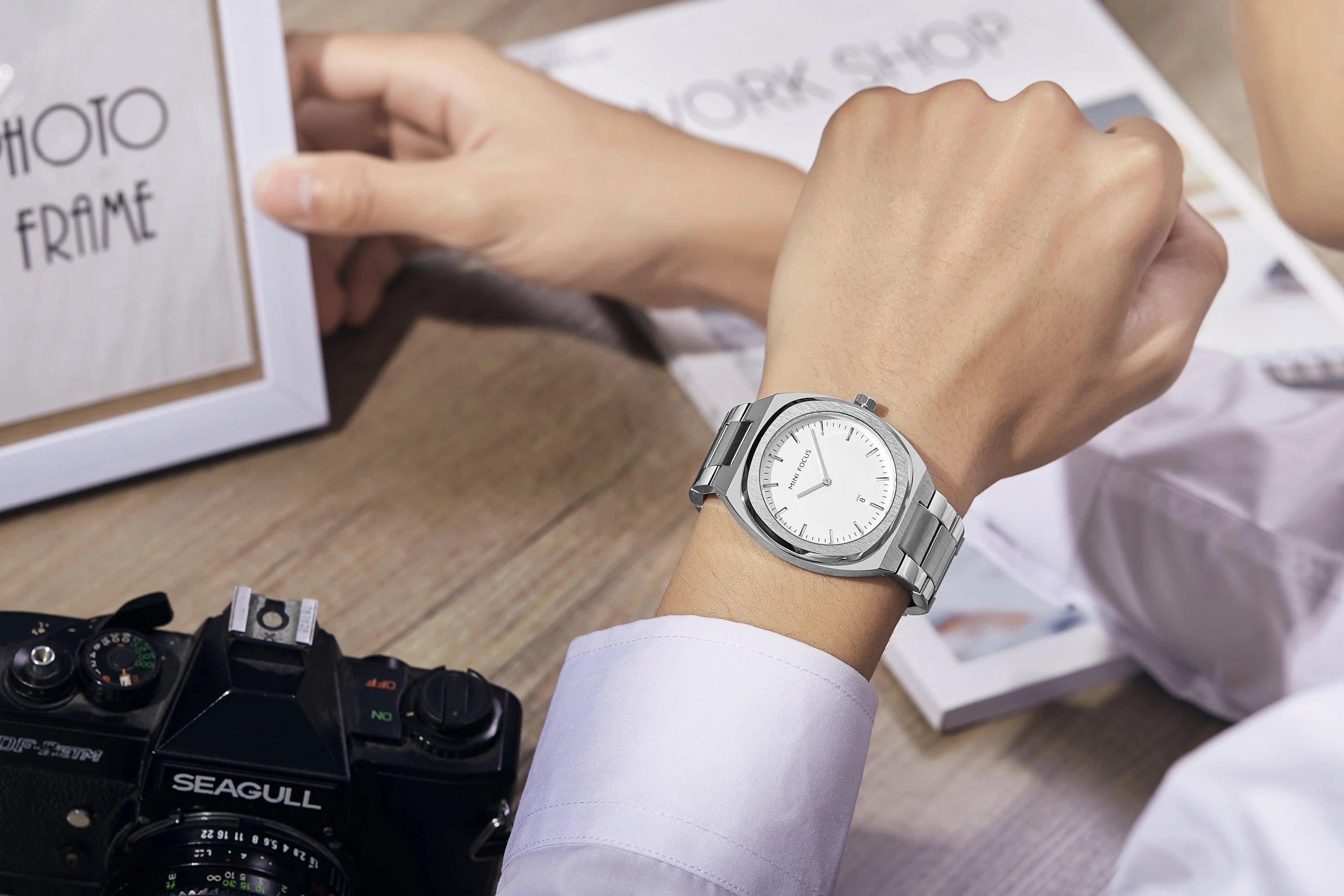 The Silver Sovereign - Premium Calendar Watch