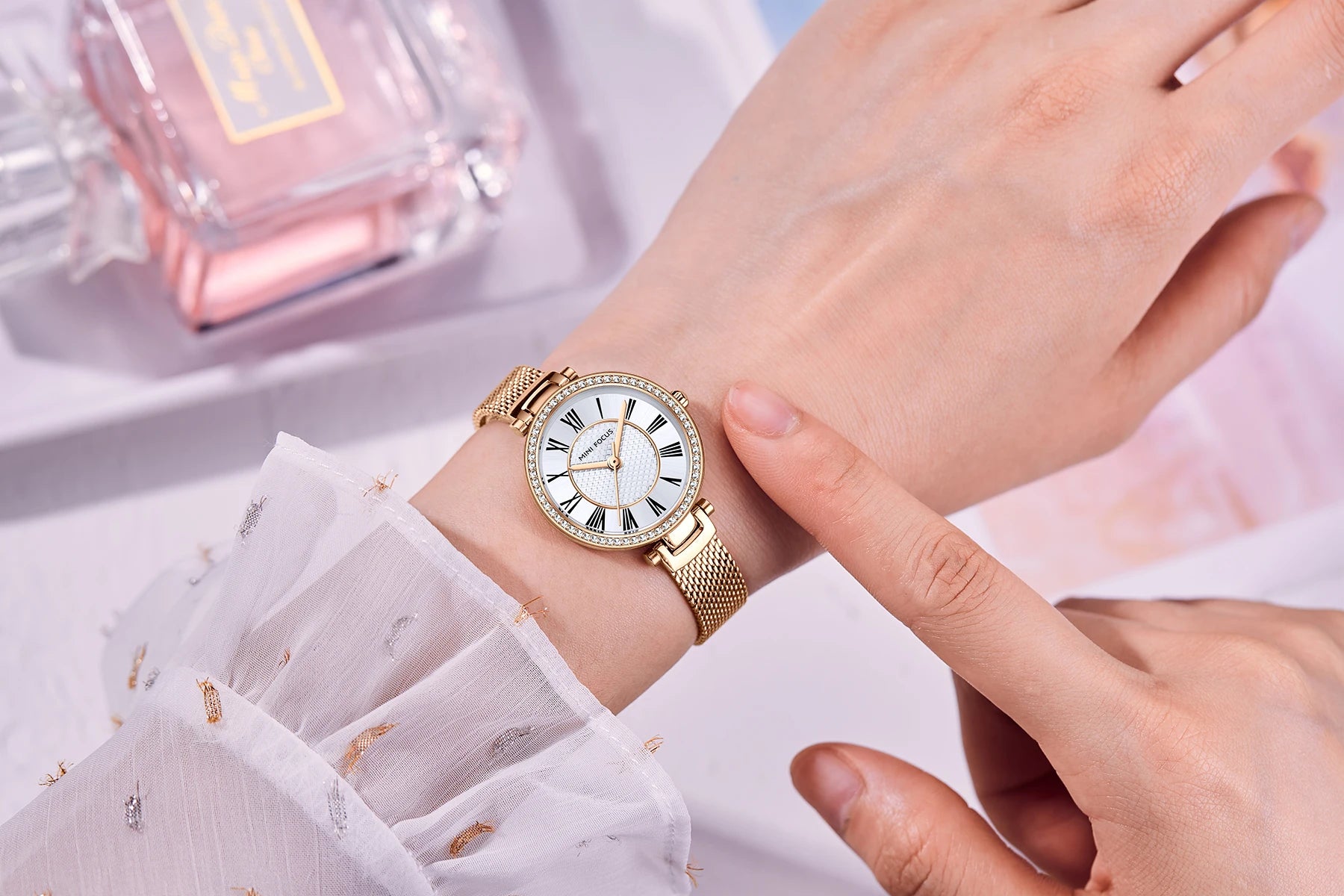 The Silver Classic - Timeless Mesh Luxury Watch