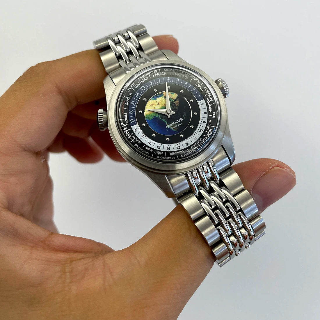 Merkur Dual Crown World Time Enamel Dial Watch Retro Manual Mechanical Watch Men Date Window Watch Vintage 38mm