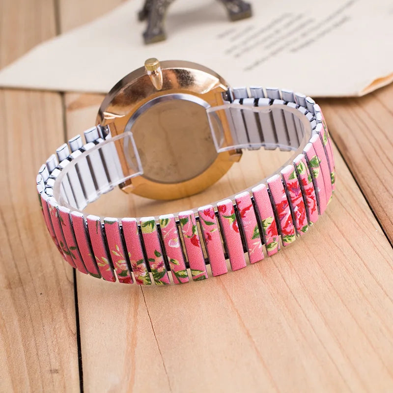Women's Quartz Watch Luxury Ladies Elastic Bracelet Quartz Watch Simple Digital Big Dial Printed Silicone Strap Reloj Mujer