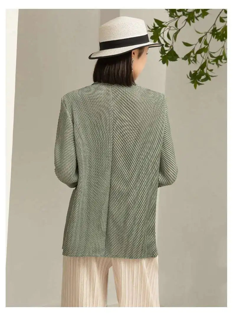 LANMREM Pleated Blazers For Women 2024 Spring New Lapel Single Breasted Long Sleeves Coat Female Fashion Coat 2DA3117