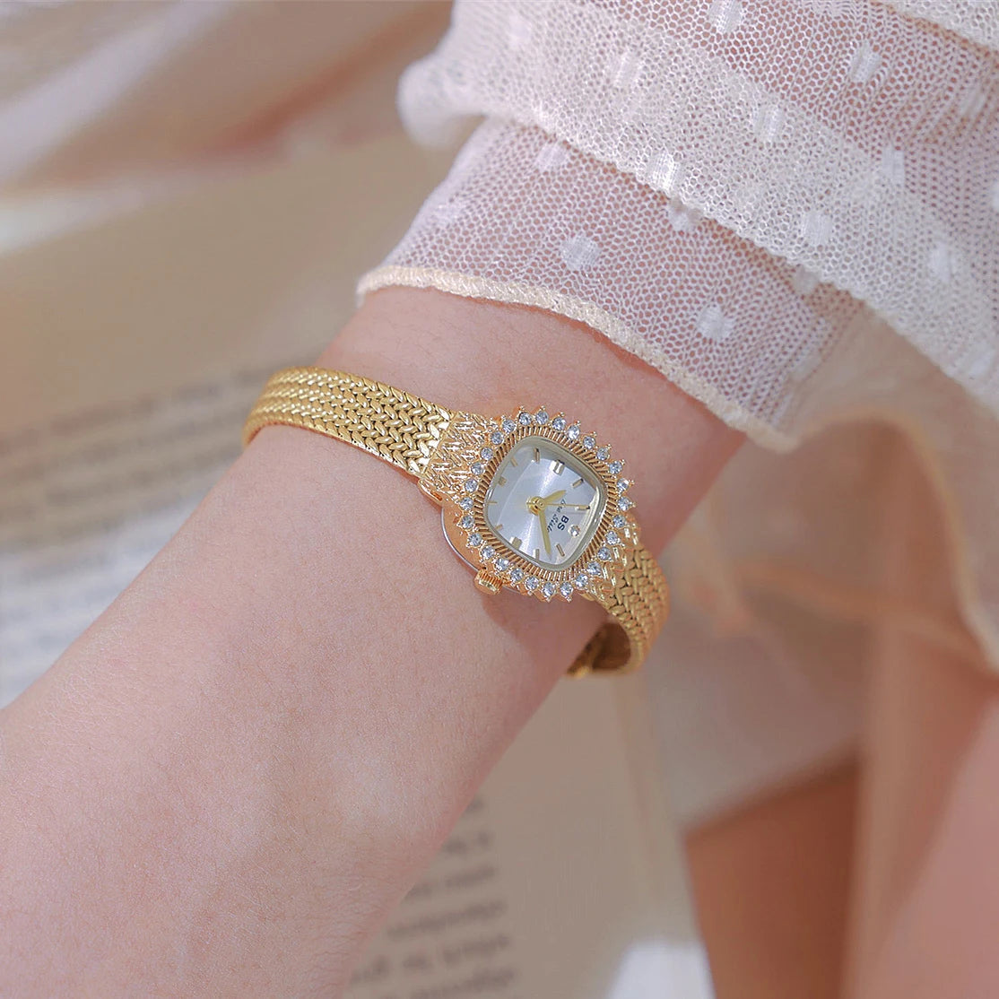 Fashion Brand Luxury Womens Watch With Rhinestones Golden Mesh Diamond Watches Small Ladies Watch For Women Relogios Feminino