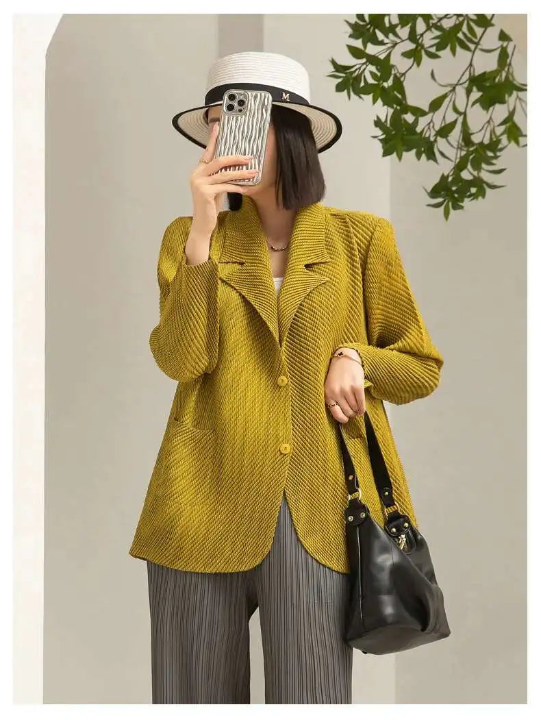 LANMREM Pleated Blazers For Women 2024 Spring New Lapel Single Breasted Long Sleeves Coat Female Fashion Coat 2DA3117