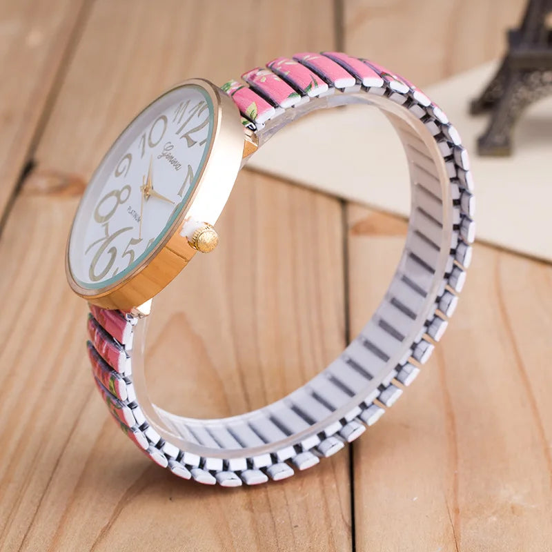 Women's Quartz Watch Luxury Ladies Elastic Bracelet Quartz Watch Simple Digital Big Dial Printed Silicone Strap Reloj Mujer