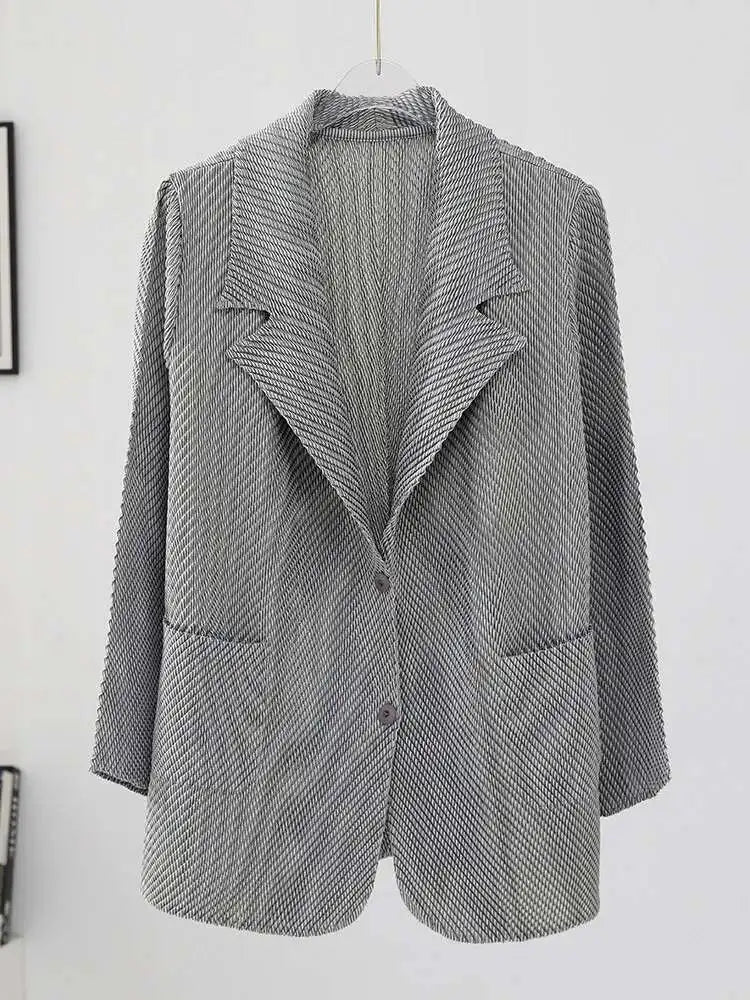 LANMREM Pleated Blazers For Women 2024 Spring New Lapel Single Breasted Long Sleeves Coat Female Fashion Coat 2DA3117