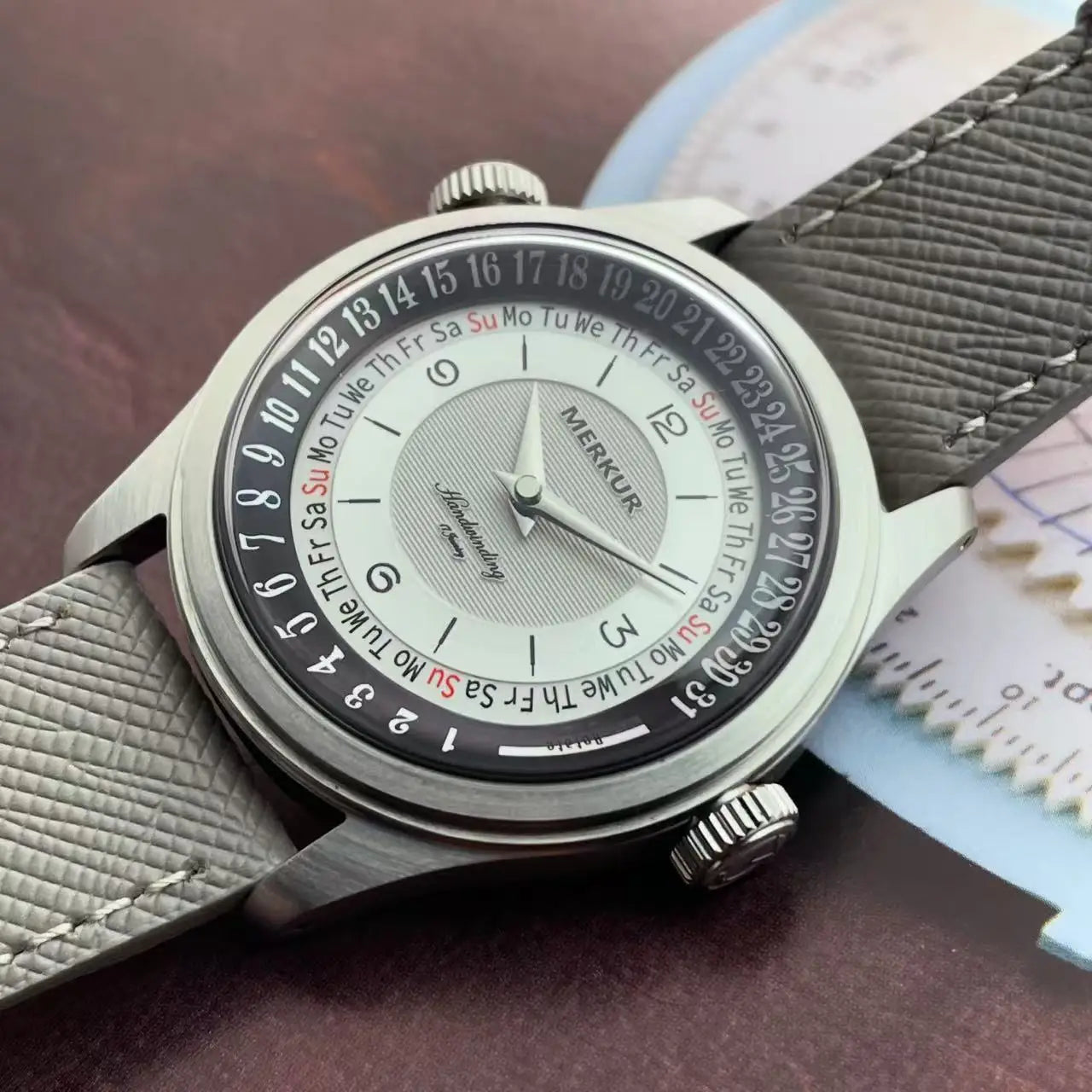 Merkur Dual Crown World Time Enamel Dial Watch Retro Manual Mechanical Watch Men Date Window Watch Vintage 38mm